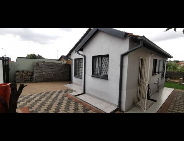 2 BEDROOM HOUSE FOR SALE IN KLIPFONTEIN VIEW